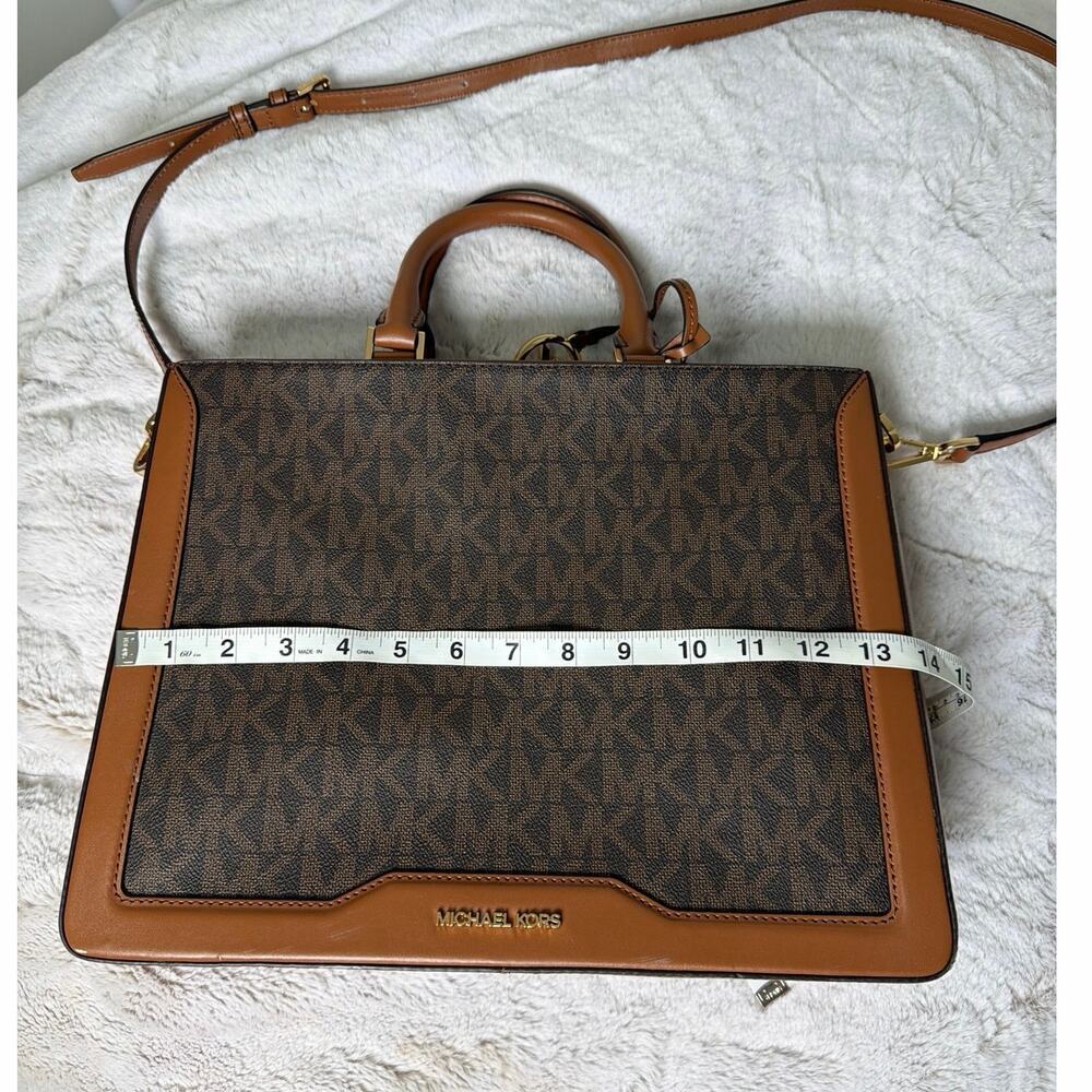 Michael Kors Tote Bag - Picture 5 of 8